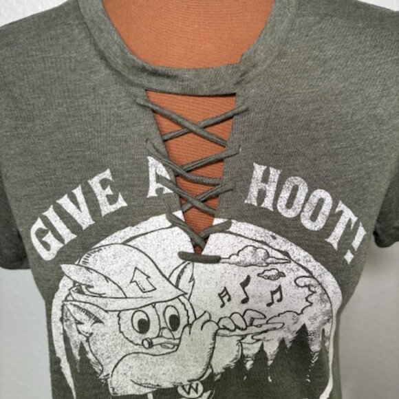 Vintage-Inspired Woodsy Owl “Give a Hoot, Don’t Pollute” Tee – Size M - Picture 4 of 5